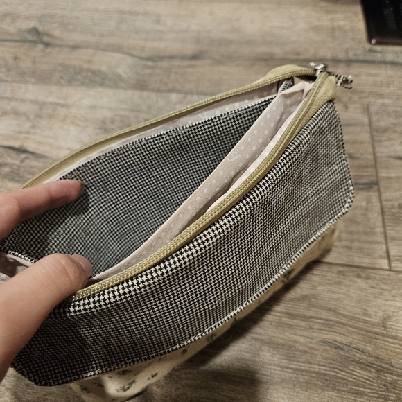 Linen & Cotton Floral Crossbody Bag - Picture 5 of 5